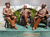 Statue of Churchill, Roosevelt and Stalin